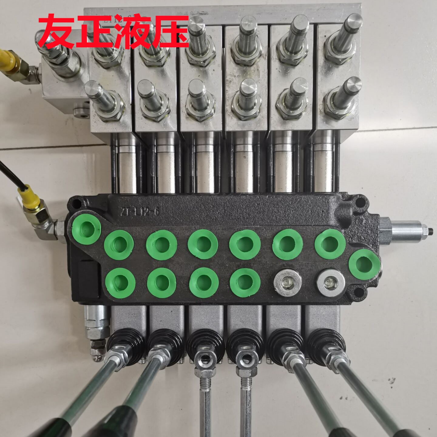 定制六联电控液压分配器流量40L升电压24V遥控器接收器DCV40/6图片