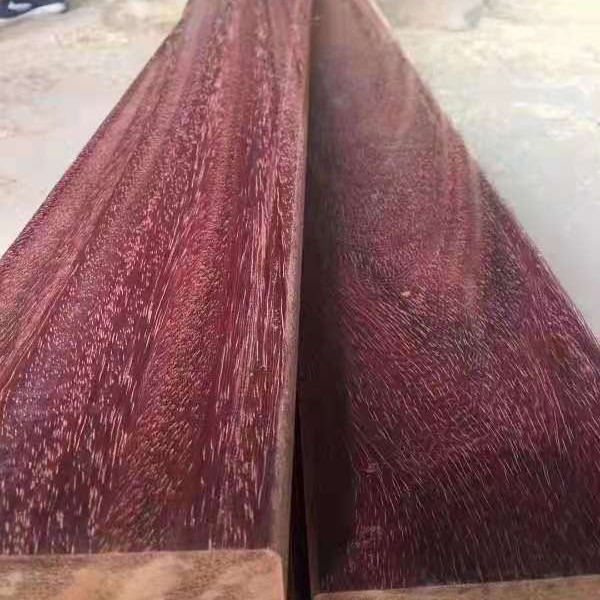 工厂直供红铁木原木批发及加工服务 进口木材图片