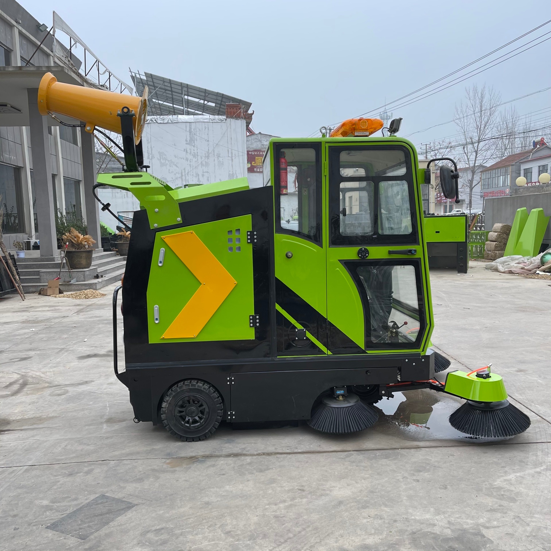 永固威 小型扫地车 驾驶式电动扫地车 清洁效果好 安全性能高