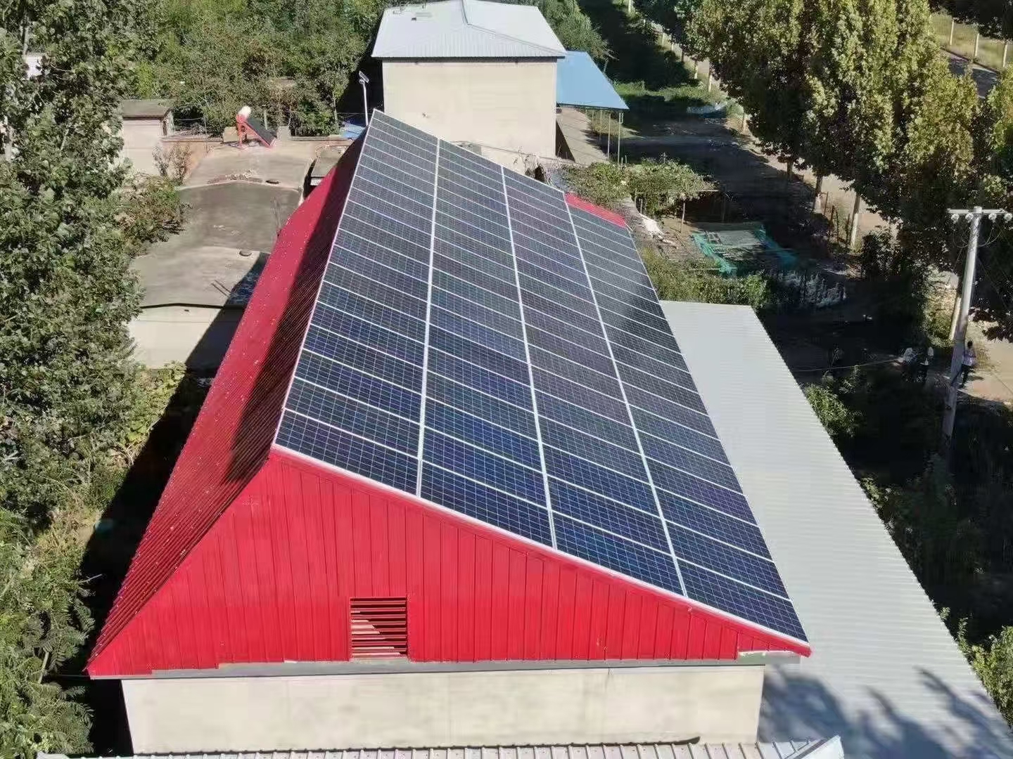 白山太阳能发电自发自用余量上网太阳能板