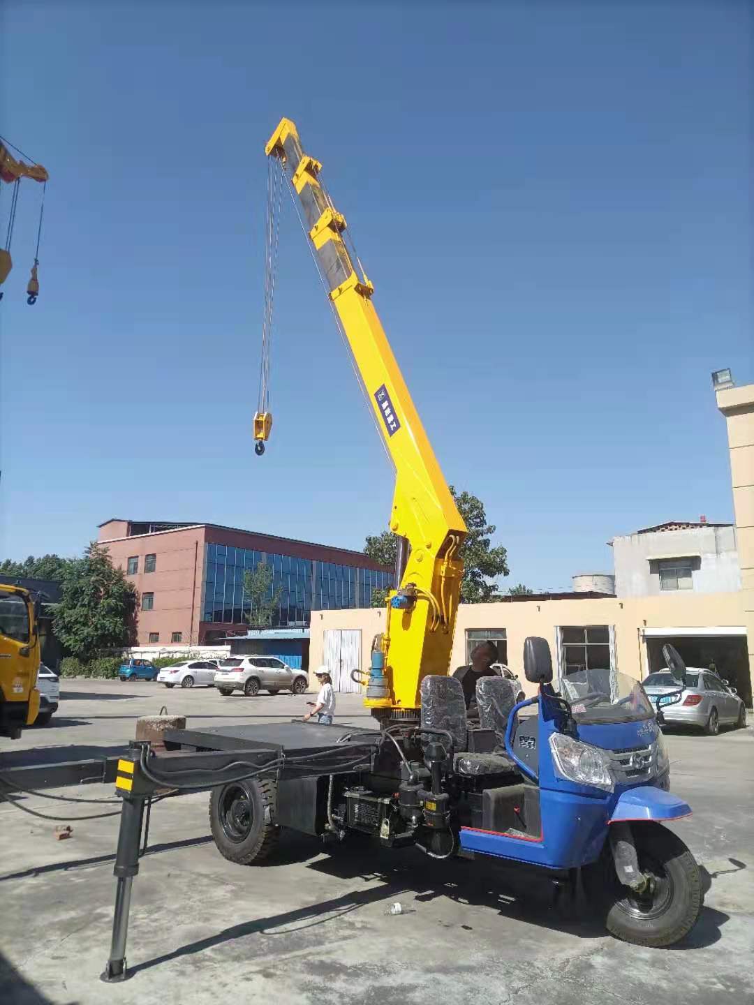 6吨三轮吊机械装运折臂吊可改装吊臂星志重工常年出售