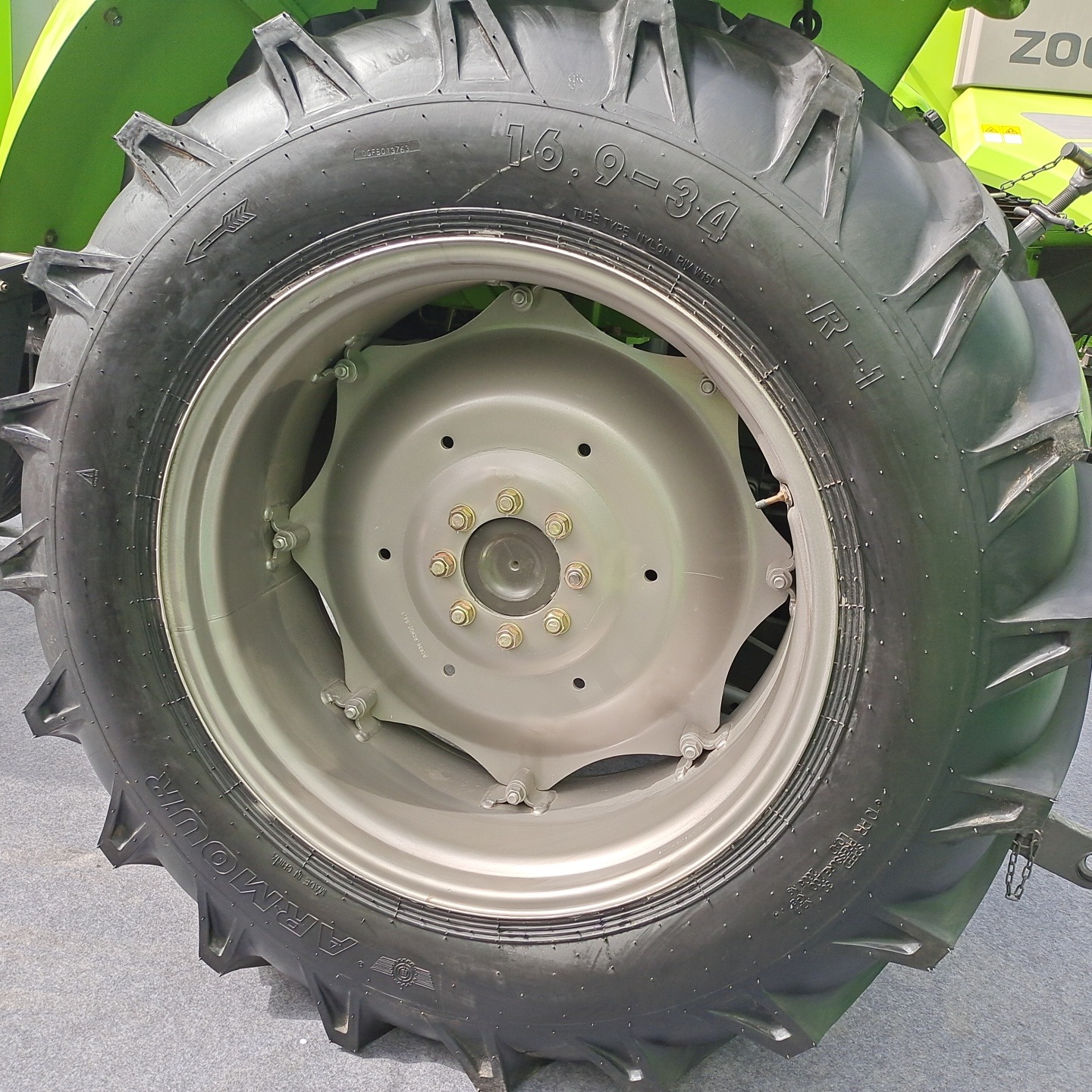 厂家批发 10PR R-1轮胎型号16.9-38农田灌溉机农用斜胶轮胎