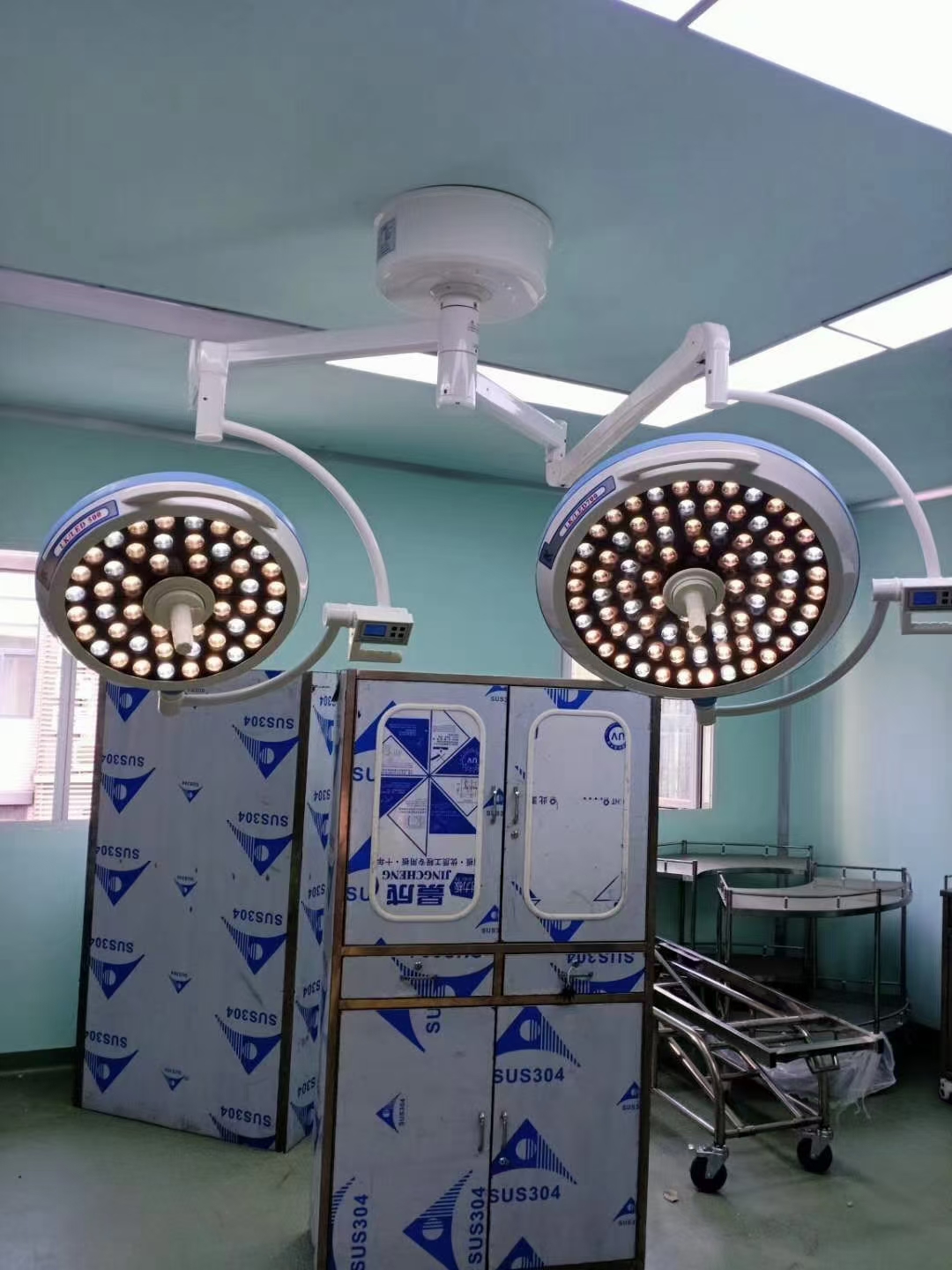 LED卤素灯无影美容手术灯厂家质量保证图片