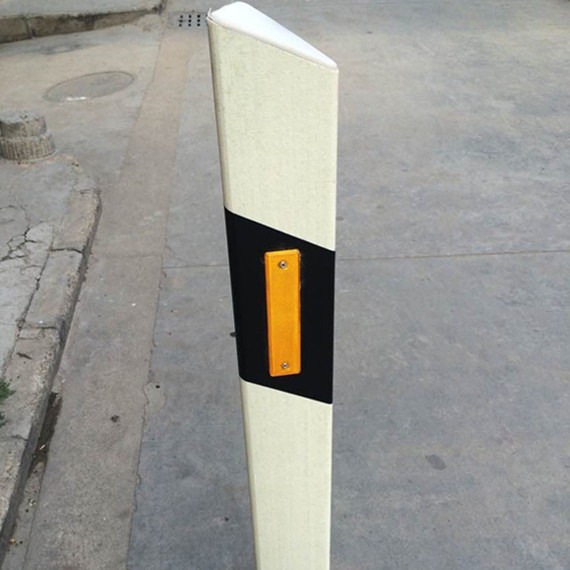 高速公路柱式轮廓标 PVC轮廓标交通设施安全标识 柱式轮廓标诱导标图片