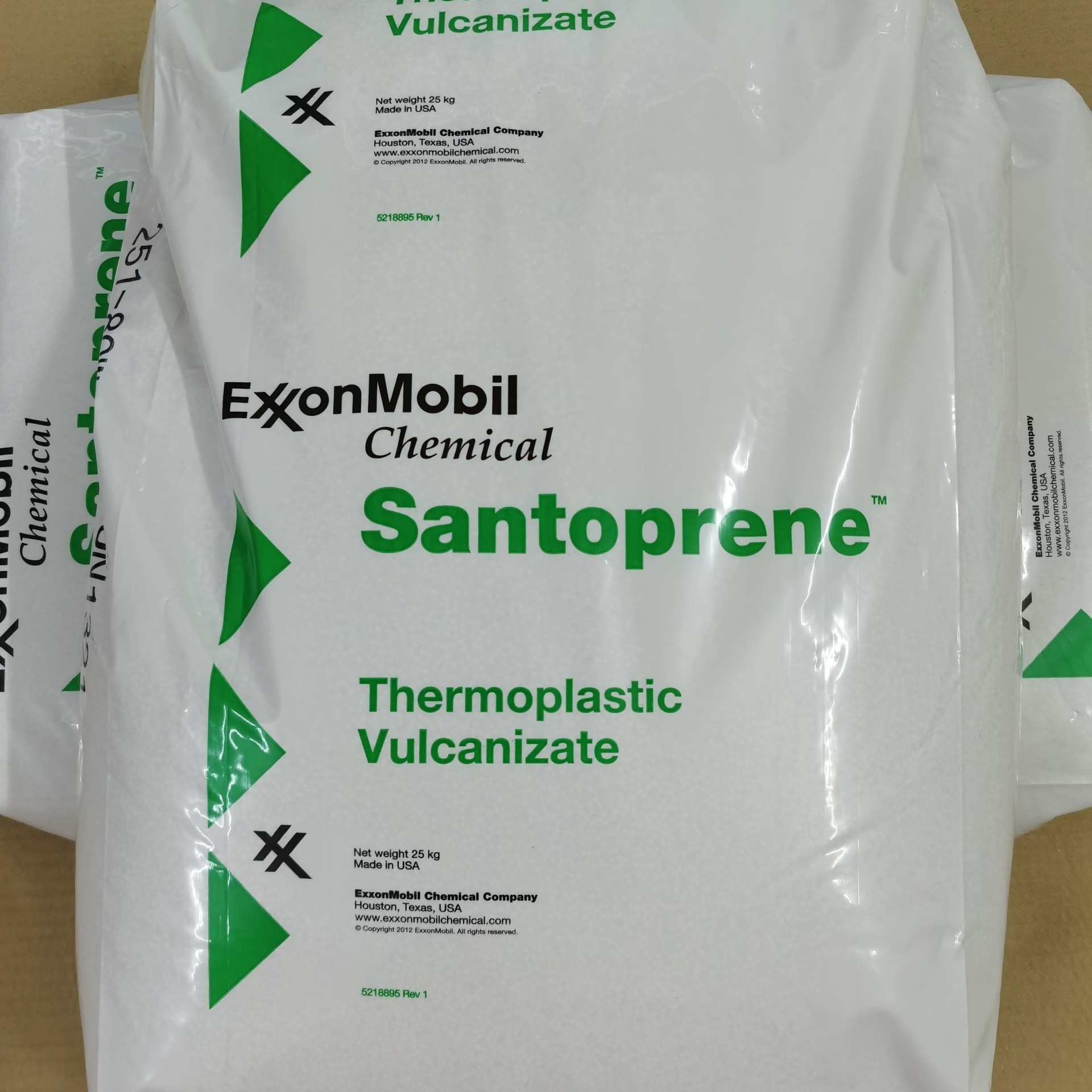 TPV 美国埃克森美孚Santoprene 8221-85M300 耐臭氧 良好的着色性 可回收材料