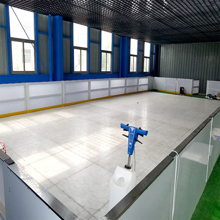 可拼接冰球场地板 高分子仿真冰板仿真冰场 人造冰场塑料滑板