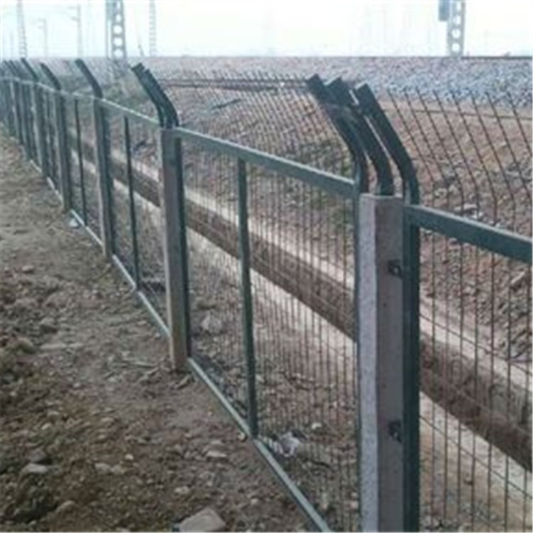 围墙防护栅栏、混凝土防护栅栏、铁路沿线防护栅栏