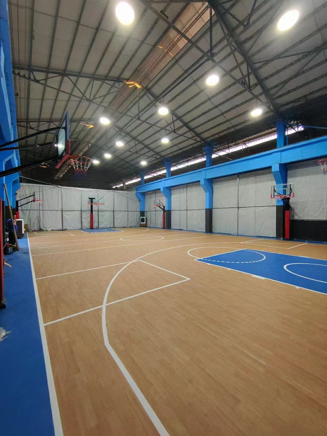 昆明专业室内篮球场运动地胶，商用耐磨羽毛球乒乓球场pvc塑胶地板地垫，运动地板，曼纳奇PVC运动地板示例图16