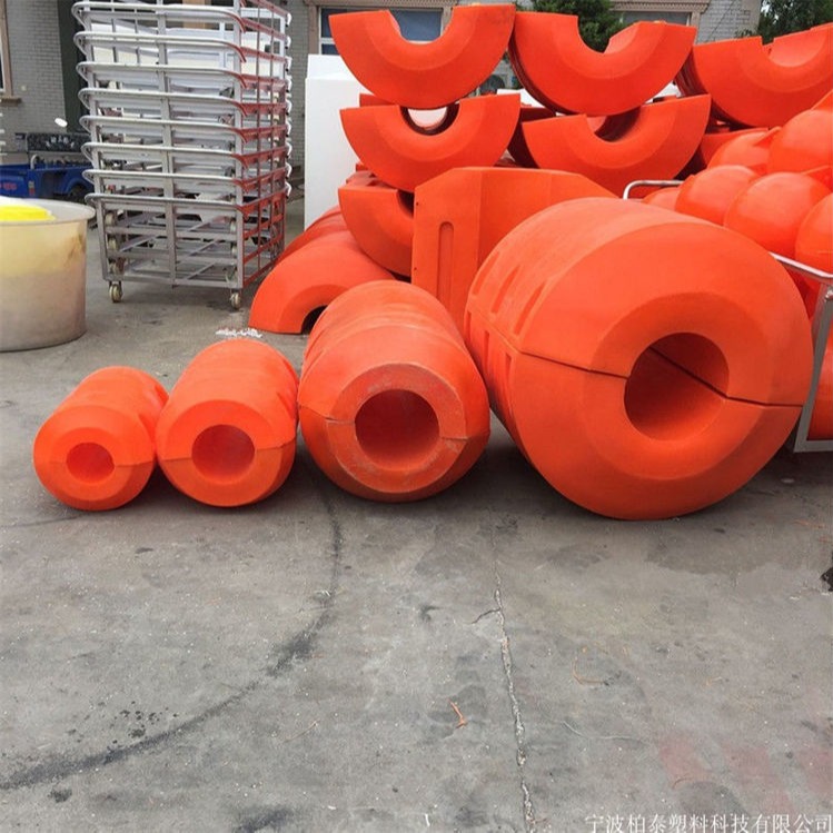 疏浚管道聚乙烯浮体加厚管道浮筒生产工艺